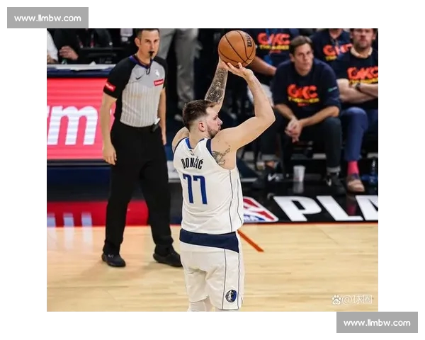 高清篮球直播全程跟踪精彩赛事即时更新让你不错过每一场精彩对决 - 副本 - 副本 (5)