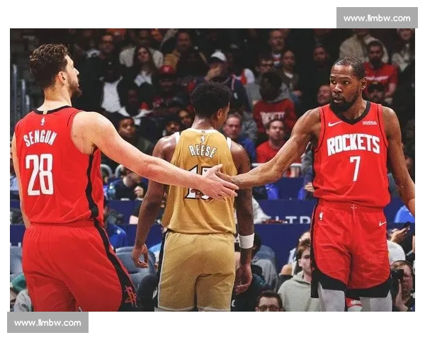 激烈对抗！篮球季后赛精彩回顾，球队发挥亮眼，决胜局悬念重重